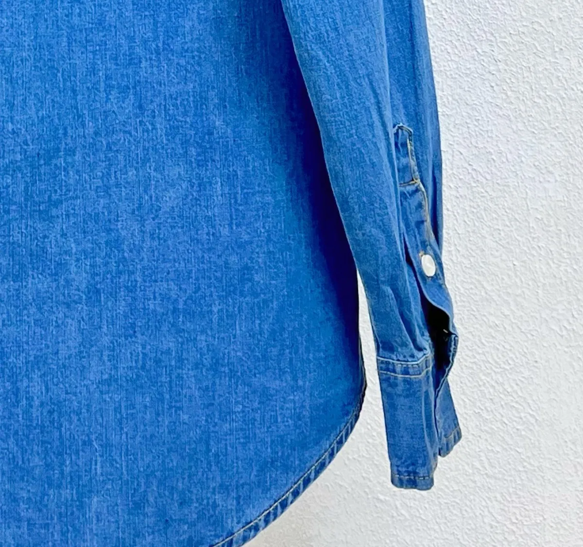 P220 model number Precise and high-quality jacquard craftsmanship makes the fabrics become one! After washing, the upper body is soft and comfortable, extremely delicate, and feels solid, smooth and soft. The fabric has the characteristics of being wrinkle-free and has an invincible feel. Perfect details. Size: S-XL